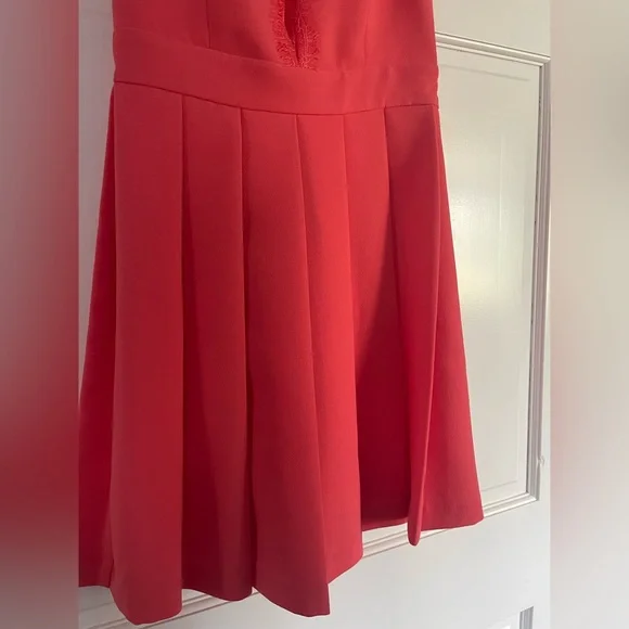 BCBGeneration pleated sleeveless deep v mini dress in Coralwine size 4 - Picture 3 of 14